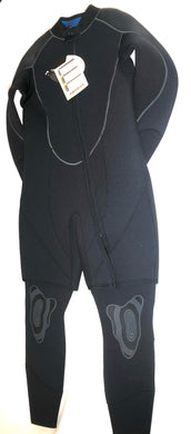 Akona 7mm Ladies 2 piece wetsuit Size 15/16